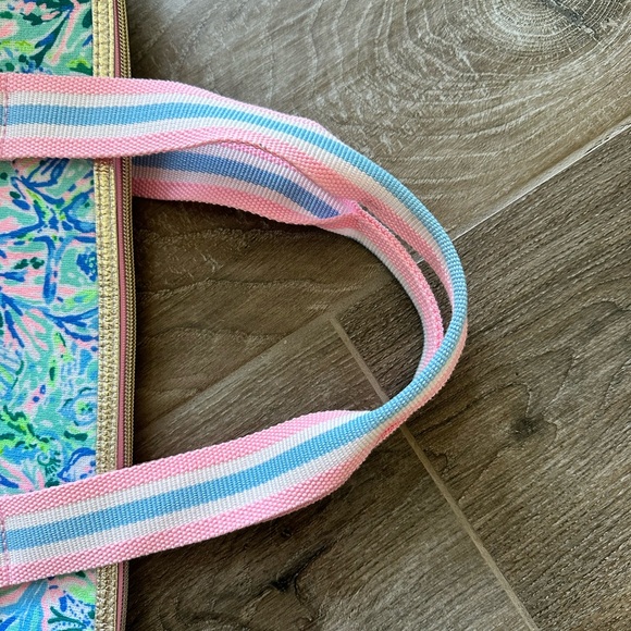 Lilly Pulitzer Pink and Blue Travel Bag - Picture 4 of 5